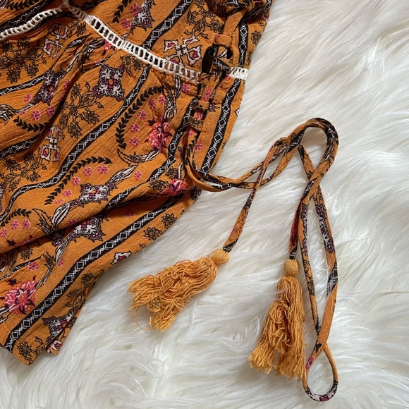 Buckle Yellow Top - Picture 4 of 5